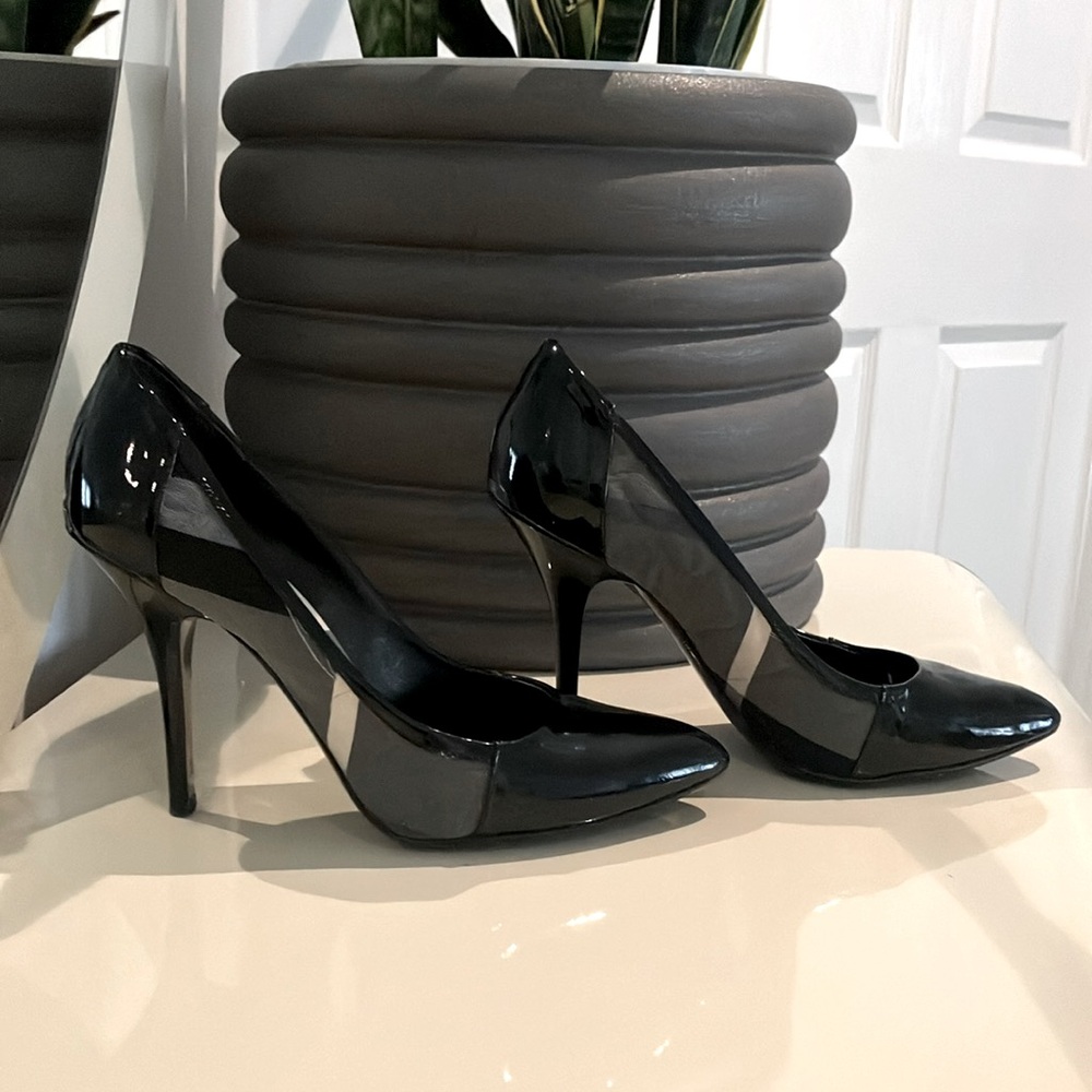 Burberry black patent and signature check pump